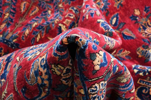 Close-up detail of 1930s Sarough rug from Iran / Persia showing Cork weave