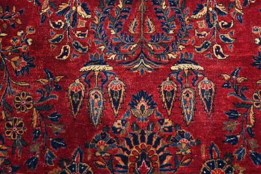 Central medallion detail of 1930s Sarough rug from Iran / Persia