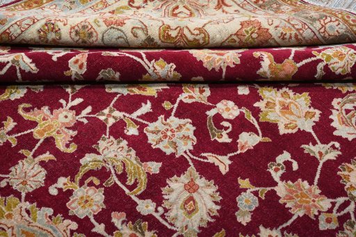 Close-up detail of 1950s Sarough rug from Iran / Persia showing Wool weave