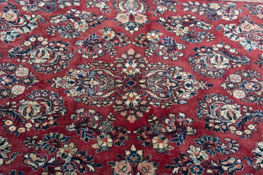 Central medallion detail of 1970s Sarough rug from Iran / Persia