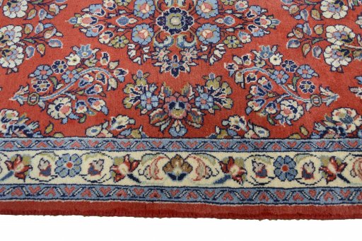 Corner detail of New Sarough rug showing border pattern and Wool pile