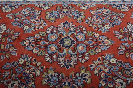 Central medallion detail of New Sarough rug from Iran / Persia