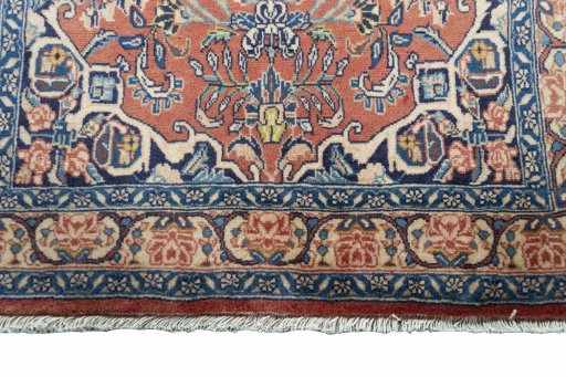 Full view of 2000s Sarough rug from Iran / Persia, 121 × 75 cm in Red tones