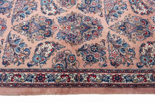 Close-up detail of New Sarough rug from Iran / Persia showing Wool weave