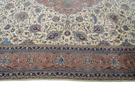Corner detail of New Sarough rug showing border pattern and Wool pile
