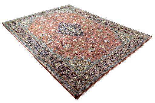 Close-up detail of 2000s Sarough rug from Iran / Persia showing Wool weave