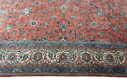 Corner detail of New Sarough rug showing border pattern and Wool pile