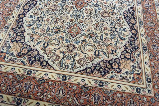 Close-up detail of New Sarough rug from Iran / Persia showing Wool weave