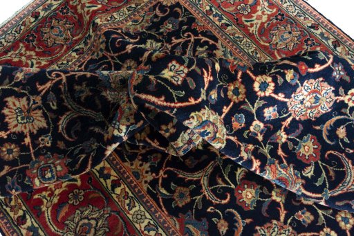 Surface texture of New Sarough rug with natural Wool and intricate pattern