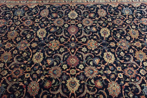Central medallion detail of New Sarough rug from Iran / Persia