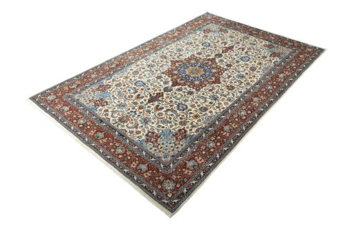 Corner detail of 2000s Sarough rug showing border pattern and Wool pile