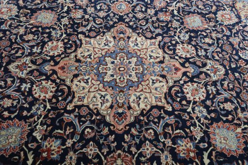 Central medallion detail of 2000s Sarough rug from Iran / Persia