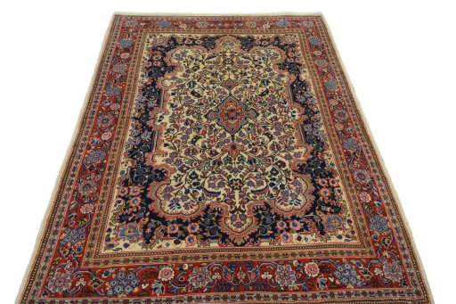 Surface texture of New Sarough rug with natural Wool and intricate pattern