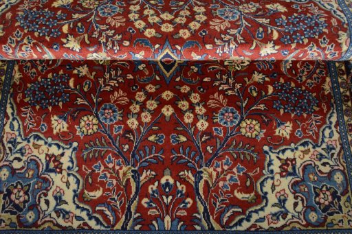 Close-up detail of New Sarough rug from Iran / Persia showing Wool weave