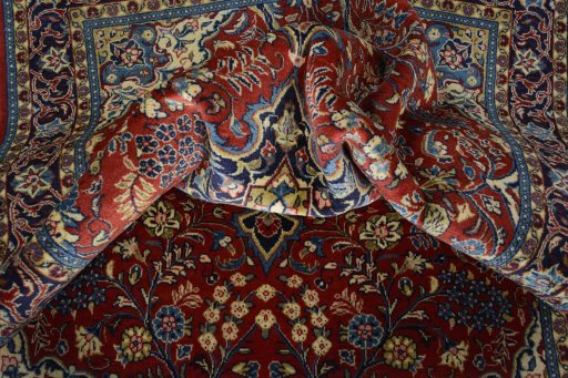 Surface texture of New Sarough rug with natural Wool and intricate pattern