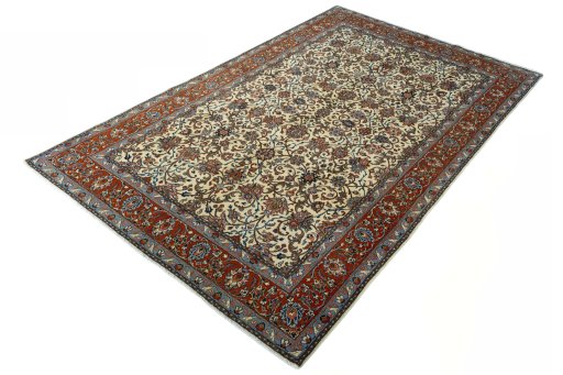 Corner detail of New Sarough rug showing border pattern and Wool pile