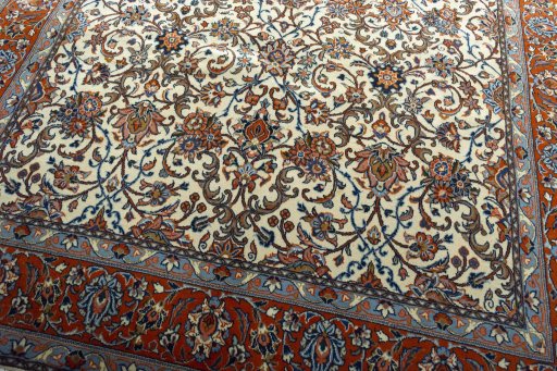 Close-up detail of New Sarough rug from Iran / Persia showing Wool weave