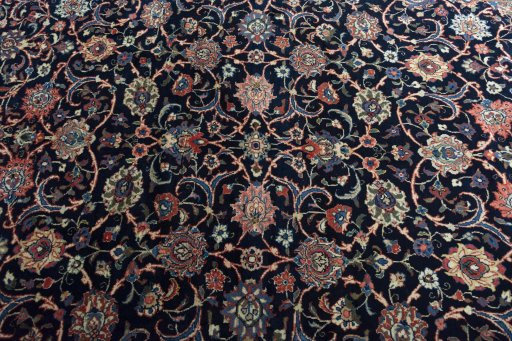 Central medallion detail of 1970s Sarough rug from Iran / Persia