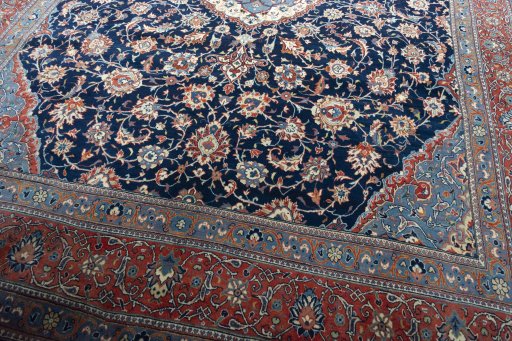 Close-up detail of New Sarough rug from Iran / Persia showing Cork weave