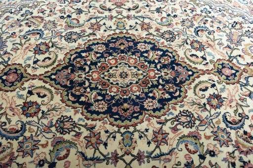 Central medallion detail of New Sarough rug from Iran / Persia