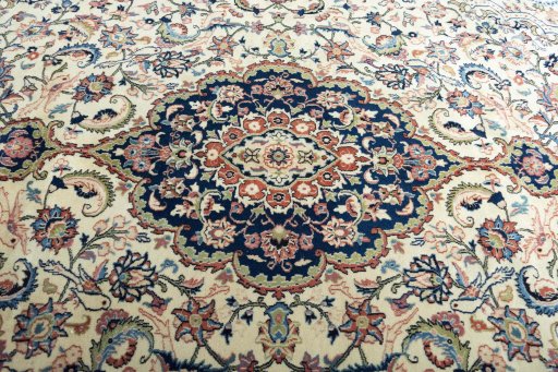 Central medallion detail of New Sarough rug from Iran / Persia