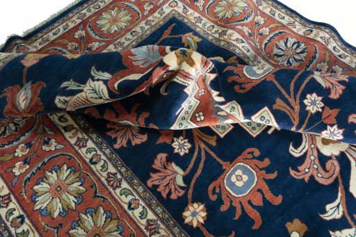 Surface texture of New Sarough rug with natural Wool and intricate pattern