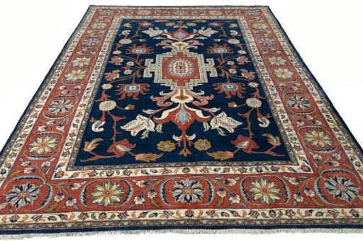 Surface texture of New Sarough rug with natural Wool and intricate pattern