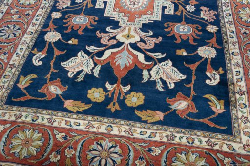 Close-up detail of New Sarough rug from Iran / Persia showing Wool weave