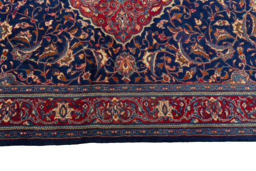 Corner detail of New Sarough rug showing border pattern and Wool pile