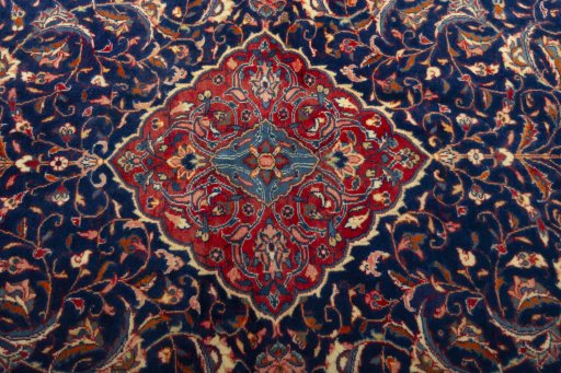 Central medallion detail of New Sarough rug from Iran / Persia