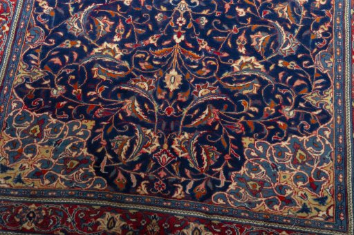 Close-up detail of New Sarough rug from Iran / Persia showing Wool weave