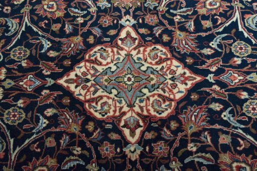 Central medallion detail of 2000s Sarough rug from Iran / Persia