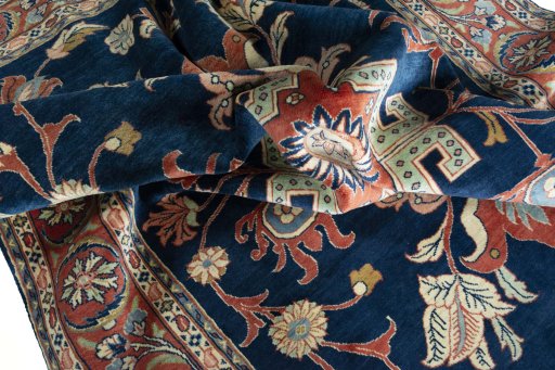Surface texture of New Sarough rug with natural Wool and intricate pattern