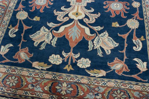 Close-up detail of New Sarough rug from Iran / Persia showing Wool weave