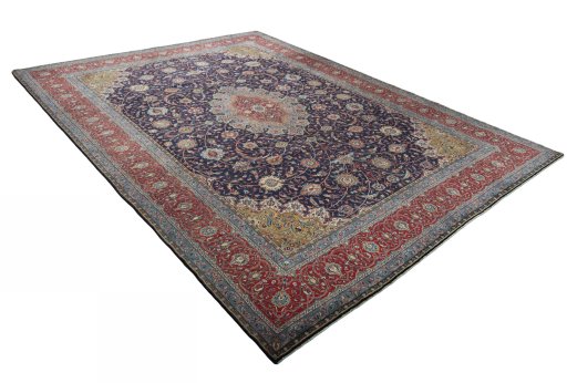 Close-up detail of 2000s Sarough rug from Iran / Persia showing Wool weave
