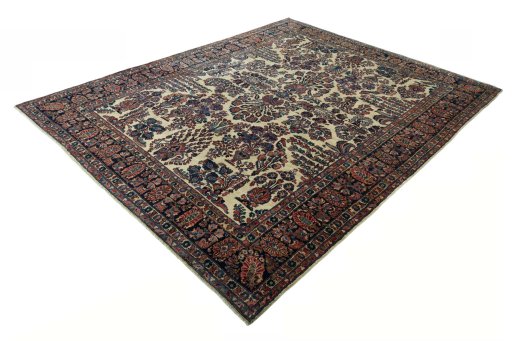 Corner detail of 1930s Sarough rug showing border pattern and Wool pile