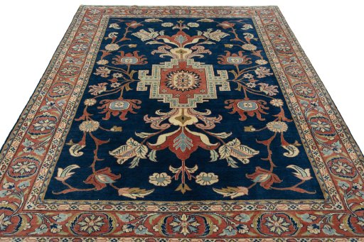 Surface texture of New Sarough rug with natural Wool and intricate pattern