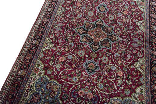 Backside of handmade 1970s Sarough rug showing knot structure and weave density