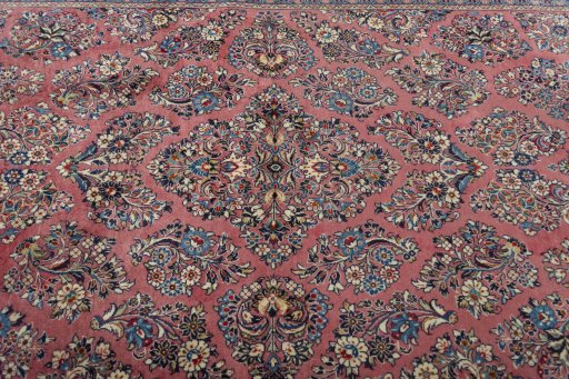 Central medallion detail of 1970s Sarough rug from Iran / Persia