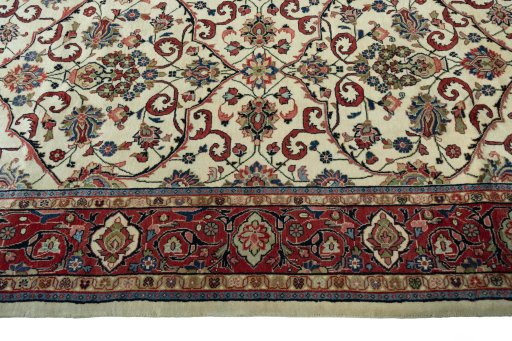 Corner detail of 1970s Sarough rug showing border pattern and Wool pile