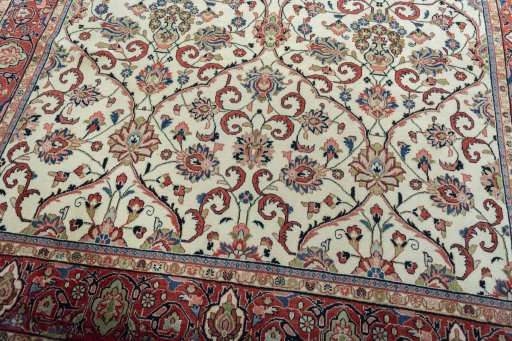 Close-up detail of 1970s Sarough rug from Iran / Persia showing Wool weave