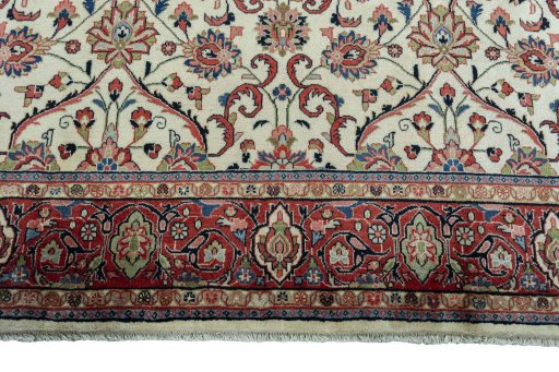 Full view of 1970s Sarough rug from Iran / Persia, 322 × 217 cm in Beige tones