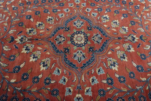Central medallion detail of New Sarough rug from Iran / Persia