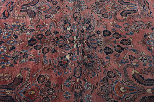 Central medallion detail of 1930s Sarough rug from Iran / Persia
