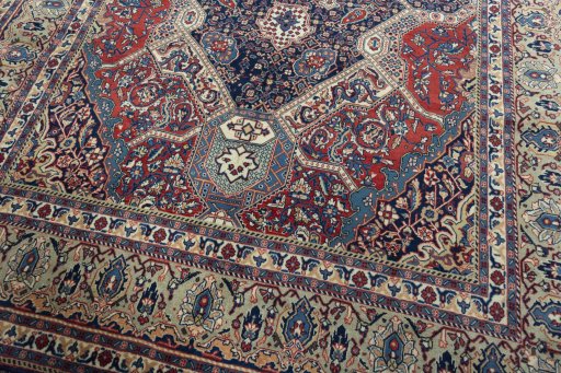 Close-up detail of 2000s Sarough rug from Iran / Persia showing Wool weave