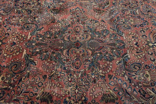 Central medallion detail of 1930s Sarough rug from Iran / Persia