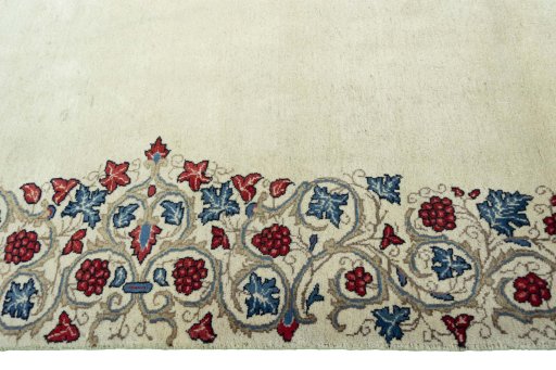 Close-up detail of 1970s Sarough rug from Iran / Persia showing Wool weave