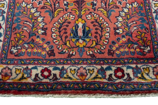 Central medallion detail of 2000s Sarough rug from Iran / Persia