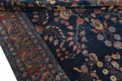 Close-up detail of 1930s Sarough rug from Iran / Persia showing Cork weave