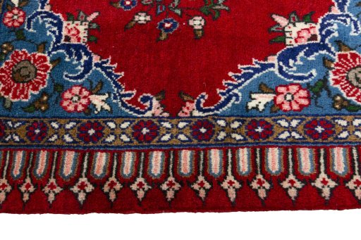 Central medallion detail of 2000s Sarough rug from Iran / Persia